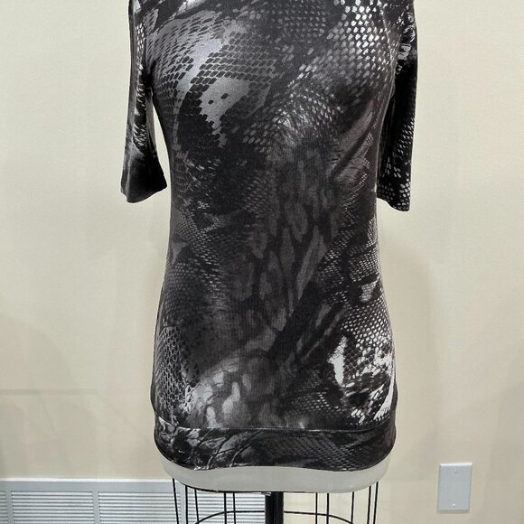 Top - Picture 2 of 4